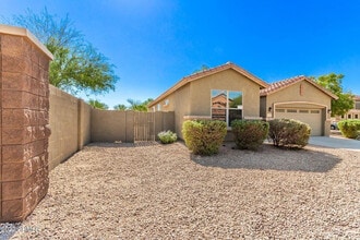 15465 W Glenrosa Ave in Goodyear, AZ - Building Photo - Building Photo