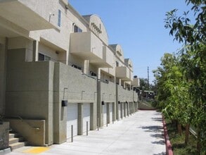 Towne Crest Apartments in Riverside, CA - Building Photo - Building Photo