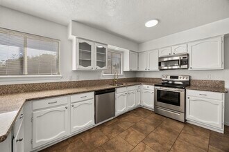 6522 Brookgate Dr in Spring, TX - Building Photo - Building Photo