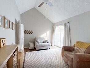 18024 Whispering Gables Ln in Dallas, TX - Building Photo - Building Photo