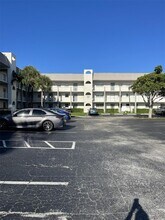8515 Sunrise Lakes Blvd in Sunrise, FL - Building Photo - Building Photo