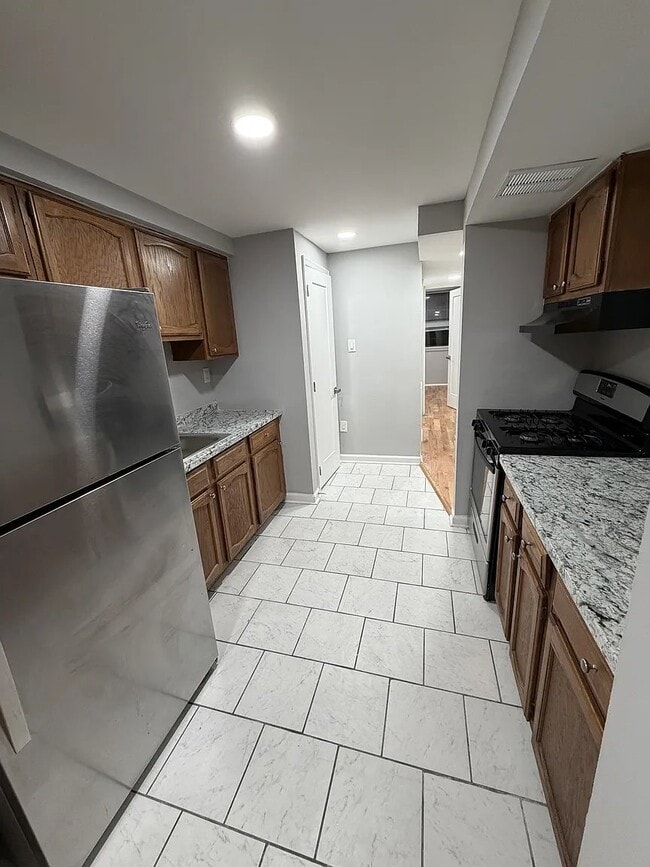 7057 Cresheim Rd, Unit B14