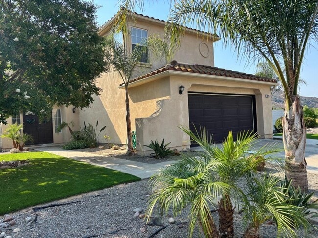 2476 Fallbrook Pl in Escondido, CA - Building Photo - Building Photo