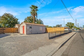 2745 E Willetta St, Unit 1 in Phoenix, AZ - Building Photo - Building Photo