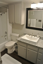 3641 Bryce Ave, Unit C in Fort Worth, TX - Foto de edificio - Building Photo
