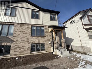 675 Princess St in Woodstock, ON - Building Photo - Building Photo