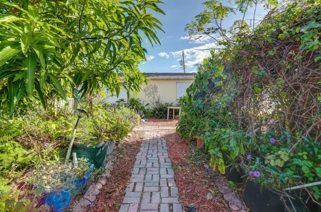 2XXX SW 42nd Way in Fort Lauderdale, FL - Building Photo - Building Photo