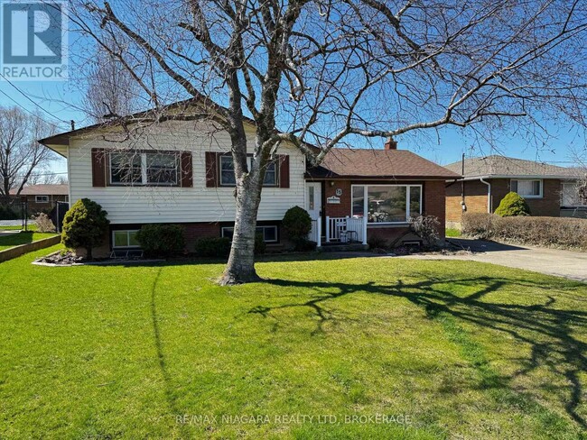 property at 15 Collier Rd N