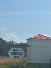 8149 Sheffield Dr. in Lake Norman of Catawba, NC - Foto de edificio - Building Photo