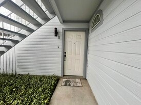 1205 International Blvd in Laredo, TX - Building Photo