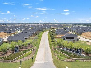 7727 Pleasant Crst Dr in Fulshear, TX - Foto de edificio - Building Photo