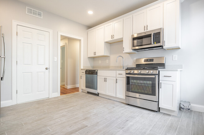 48 Green St, Unit 2 in Boston, MA - Building Photo - Building Photo
