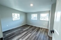 102 Marsden St photo'