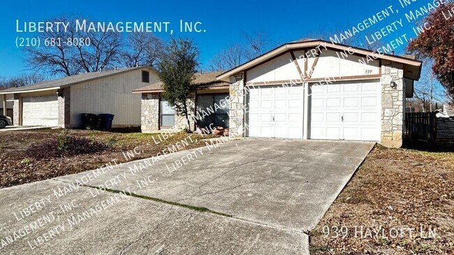 939 Hayloft Ln in San Antonio, TX - Building Photo - Building Photo
