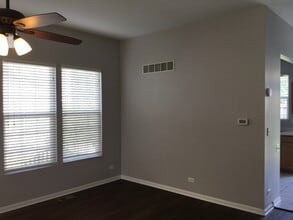 2364 Chesapeake Bay in Elgin, IL - Foto de edificio - Building Photo