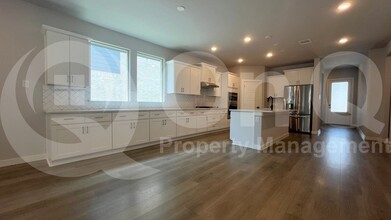 5522 Blue Point Ln in Garland, TX - Building Photo - Building Photo