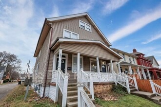 293 E Woodrow Ave in Columbus, OH - Building Photo - Building Photo