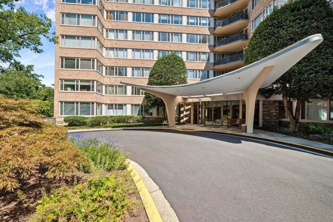 4101 Cathedral Ave NW in Washington, DC - Building Photo - Building Photo