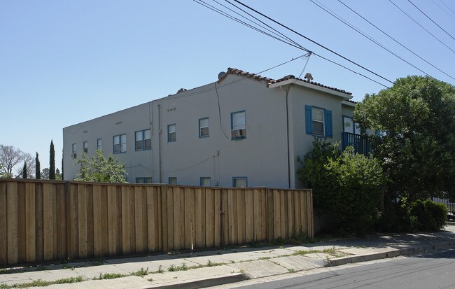 935 East St in Pittsburg, CA - Building Photo - Building Photo