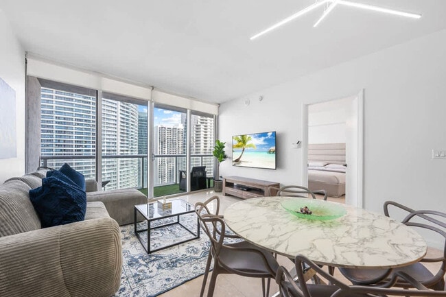 495 Brickell Ave in Miami, FL - Building Photo - Building Photo