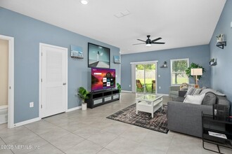 237 Aralia Ln in Jacksonville, FL - Building Photo - Building Photo