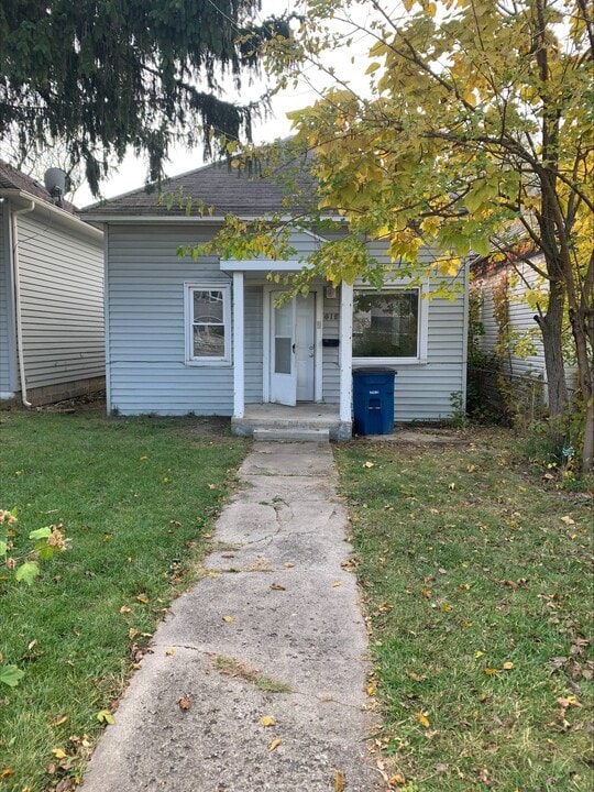 612 S D St in Marion, IN - Building Photo
