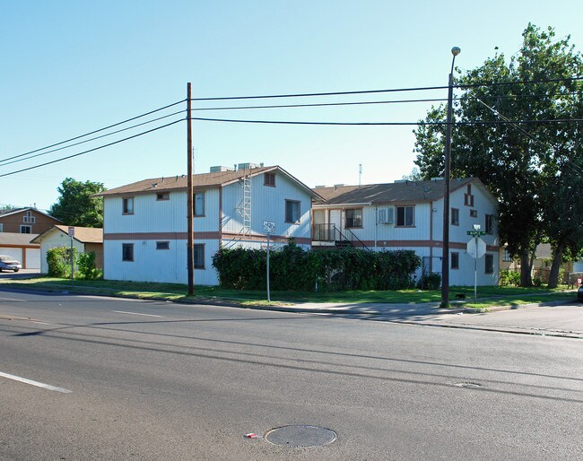 4605 E Liberty Ave in Fresno, CA - Building Photo - Building Photo