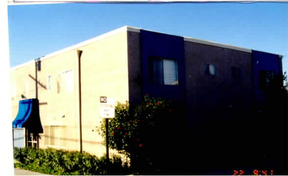 2622 Vanderbilt Ln in Redondo Beach, CA - Building Photo