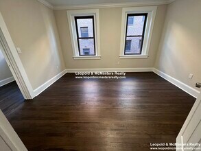 45 Longwood Ave, Unit 3 in Brookline, MA - Foto de edificio - Building Photo