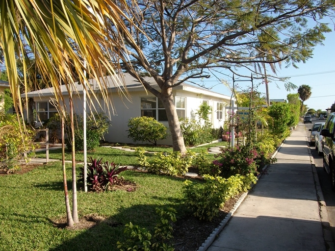 16 S H St in Lake Worth, FL - Building Photo