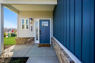 2066 Hoosier Way in Jeffersonville, IN - Building Photo