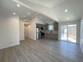14533 Lyle St in Los Angeles, CA - Building Photo