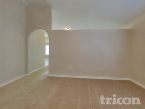 423 N Shaylee Ln in Gilbert, AZ - Foto de edificio - Building Photo