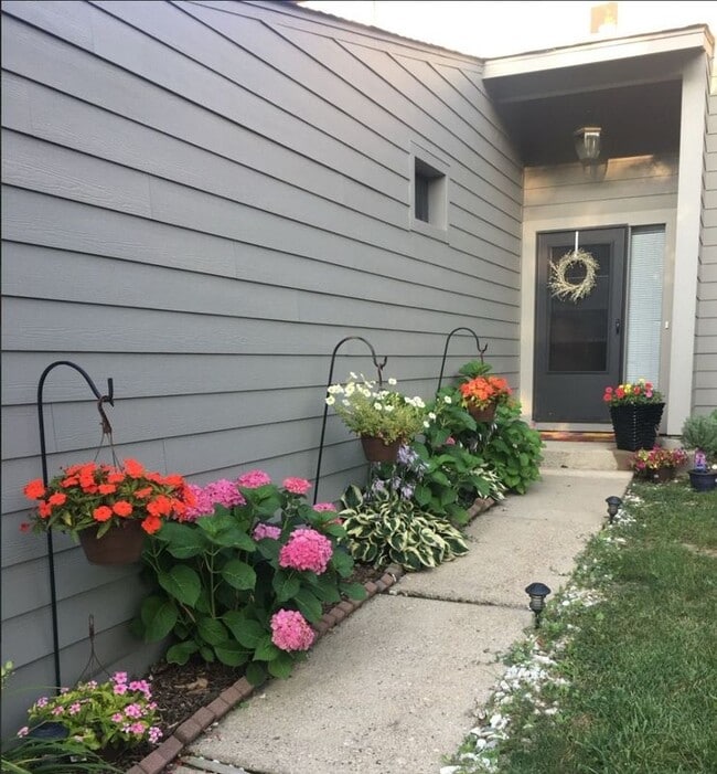 property at 795 Watersedge Dr