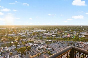 555 NE 8th St, Unit PH2303 in Fort Lauderdale, FL - Building Photo