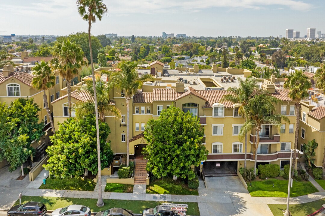 2225 Beverly Glen Blvd. in Los Angeles, CA - Building Photo