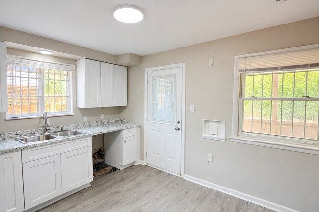 5280 Alter Rd in Detroit, MI - Building Photo - Building Photo