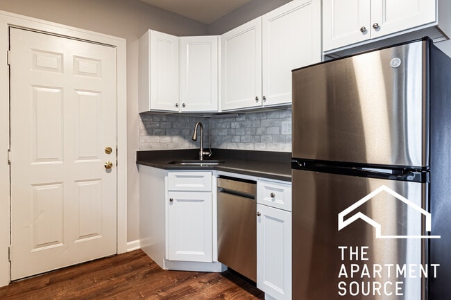 property at 5740 N Winthrop Ave