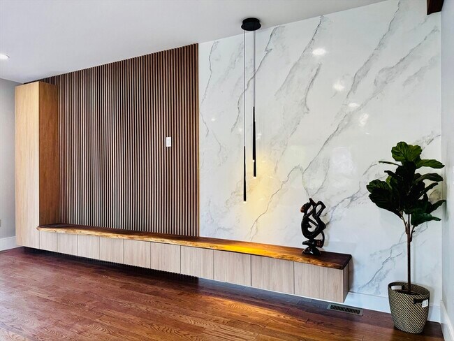 12 Linden St in Natick, MA - Foto de edificio - Building Photo