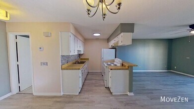 1801 Canal Dr in Carolina Beach, NC - Building Photo - Building Photo