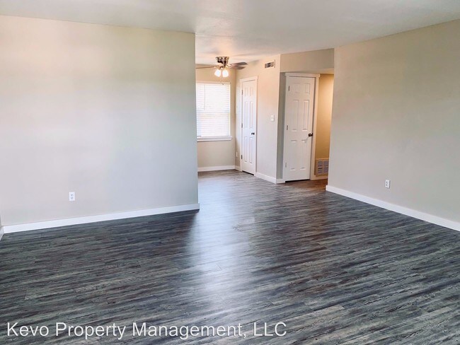 1411 Rebecca Ln in Norman, OK - Foto de edificio - Building Photo