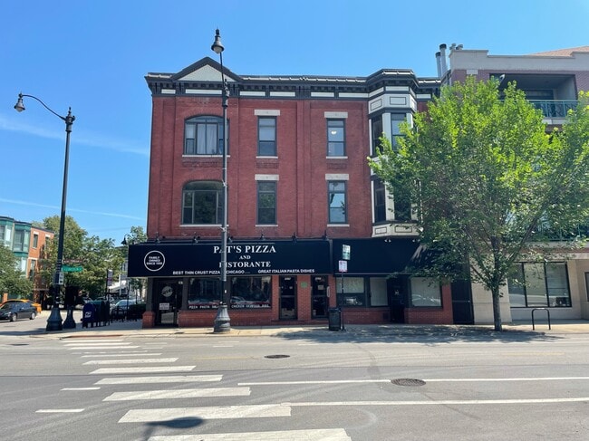 2677 N Lincoln Ave, Unit 3R in Chicago, IL - Building Photo - Building Photo