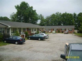 131 Freedom Dr in Clemson, SC - Building Photo