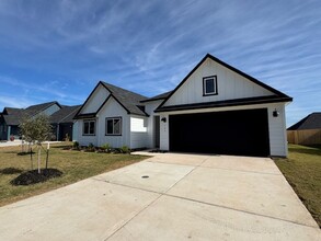 709 Tranquility Ln in Fredericksburg, TX - Building Photo - Building Photo