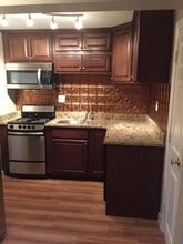 4 Nixon Ln, Unit 2 in Stoneham, MA - Building Photo - Building Photo