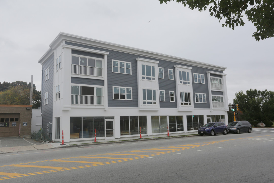 887 Massachusetts Ave in Arlington, MA - Foto de edificio