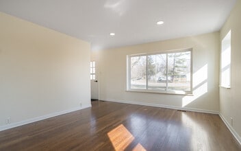 83 W Drahner Rd in Oxford, MI - Building Photo - Building Photo