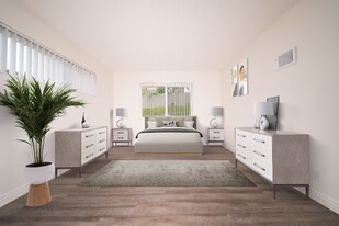 320 Smilax Rd in San Marcos, CA - Building Photo