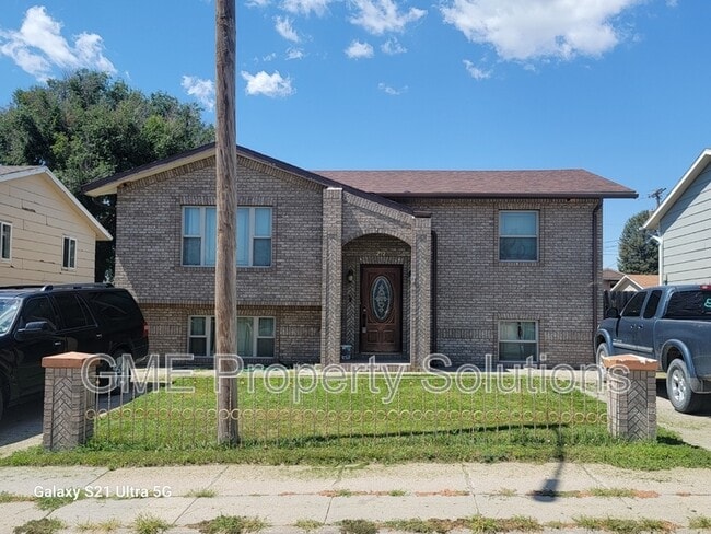 property at 212 S Potash Ave