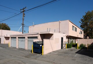 14266 Village Way in Westminster, CA - Foto de edificio - Building Photo